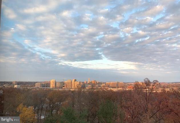 Foto del edificio - 5903 Mt Eagle Dr