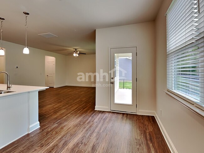 Foto del edificio - 3205 Brierhill Rd