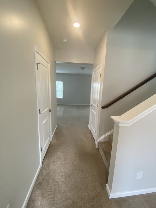 Building Photo - 475 Parmley Ln