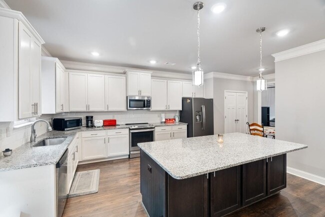 Foto del edificio - 1667 Castleberry Ln