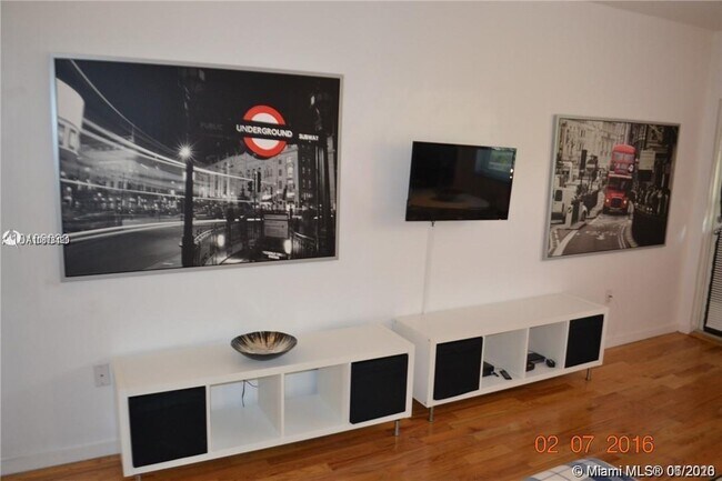 Foto del edificio - 745 13th St