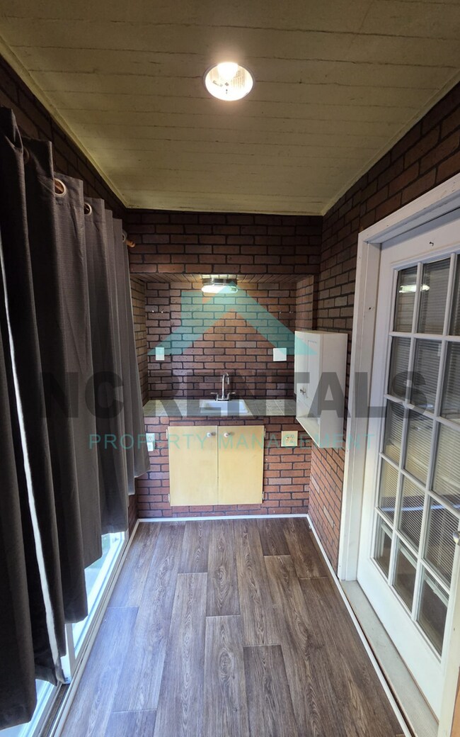 Foto del edificio - 3716 Dawson Ave