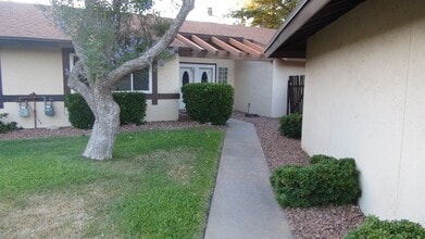 Building Photo - 10607 Park View Cir