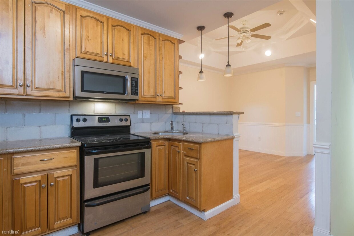 Primary Photo - 4 br, 2 bath Duplex - 1827 MASTER ST Unit 1