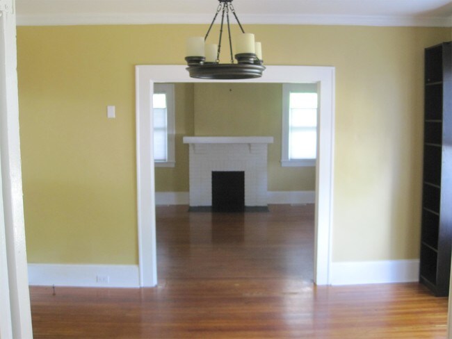 Building Photo - 1615 Scott Ave