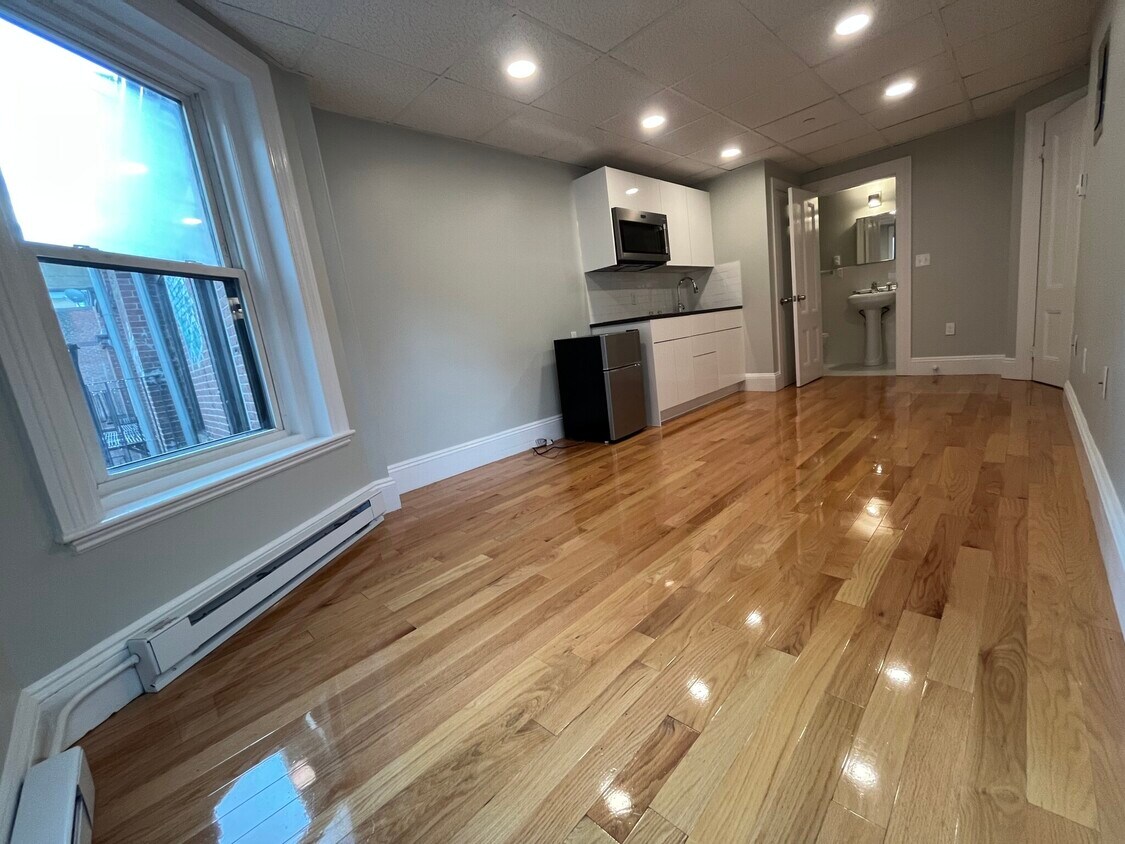 Foto principal - 302 Newbury St