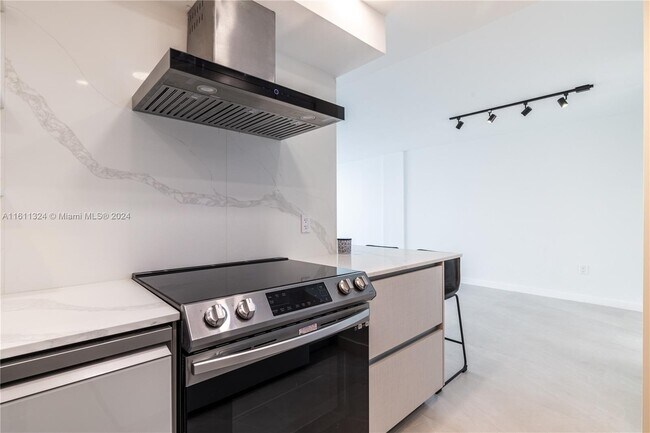 Foto del edificio - 2841 NE 163rd St