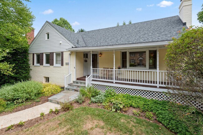 Building Photo - 8303 Thoreau Dr