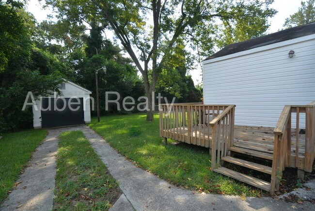 Building Photo - 1122 Murphy St