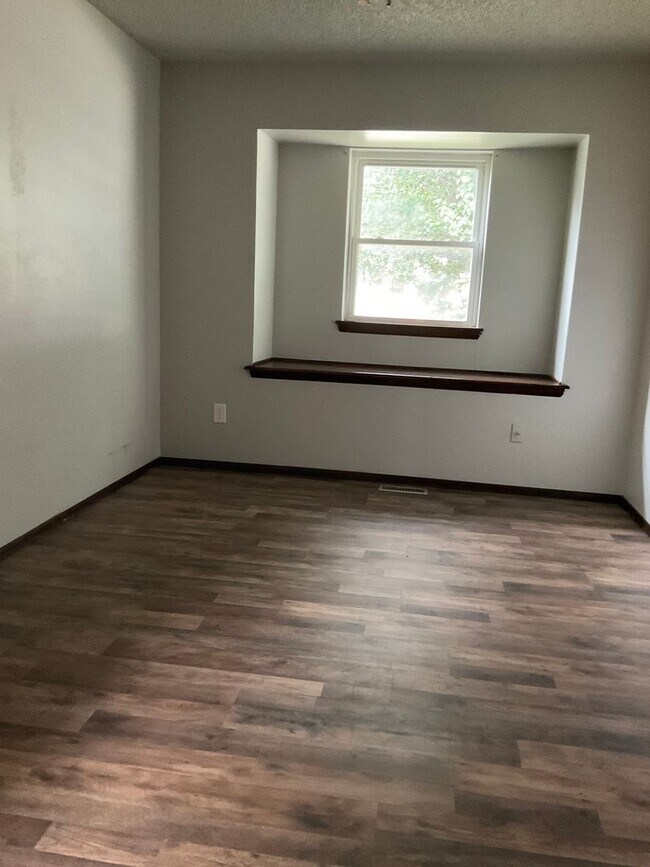 Building Photo - 2B/1.5B Home in a quiet Del City Suburb