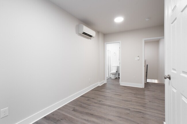 Foto del edificio - 839 E Willard St