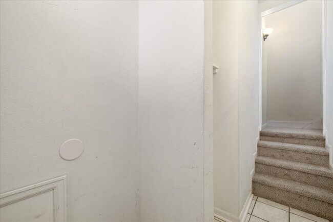 Foto del edificio - Spacious studio loft in the highly sought-...