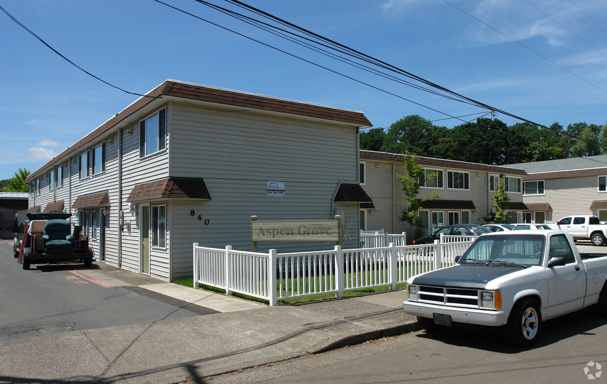 Building Photo - Aspen Grove Apartments