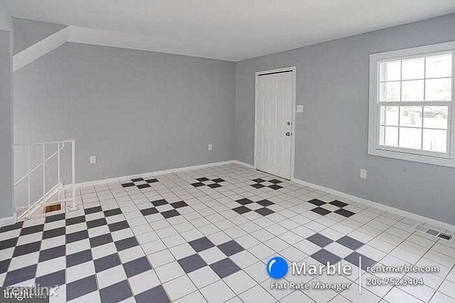 Building Photo - 4 br, 2 bath Townhome - 14462 Filarete St