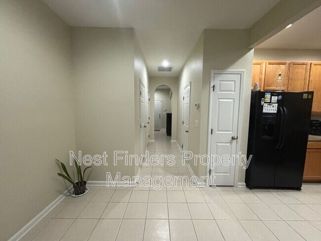 Building Photo - 13339 Solar Dr