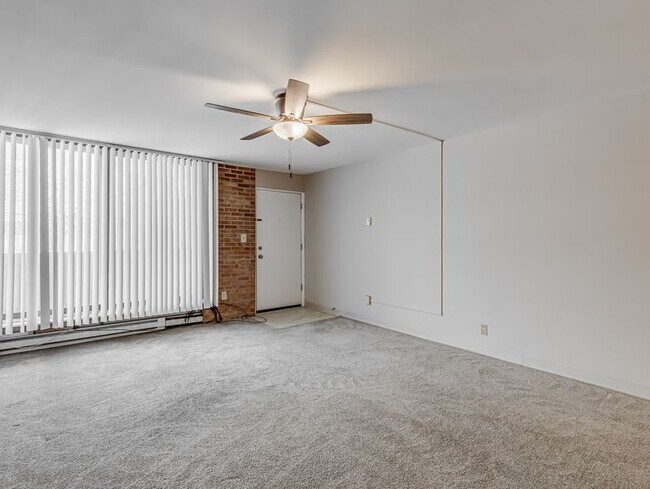 Foto del edificio - 2331 E Market St