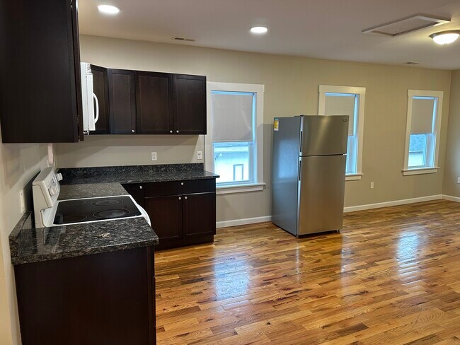 Foto del edificio - 38 Columbia St