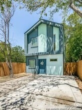 Building Photo - 1105 Torreon St