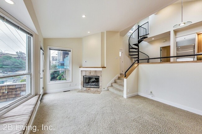 Building Photo - 2 br, 2 bath House - 153 Lake Street