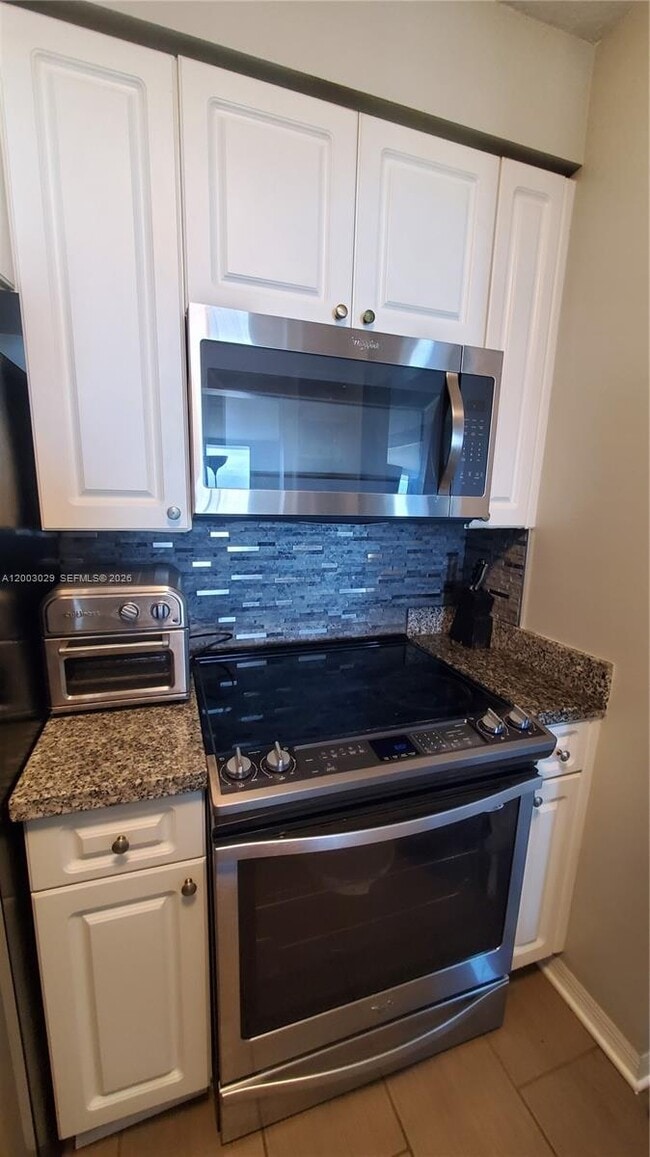 Foto del edificio - 900 SW 8th St