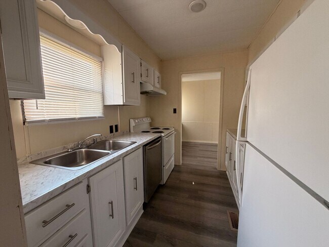 Foto del edificio - Charming 3-bedroom, 2-bathroom home in Dover, AR.