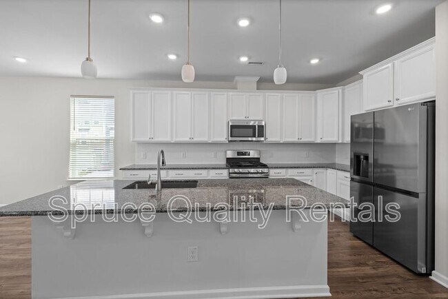 Building Photo - 1268 Commack Dr