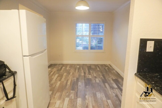 Building Photo - 3605 Larchmont Square Ln