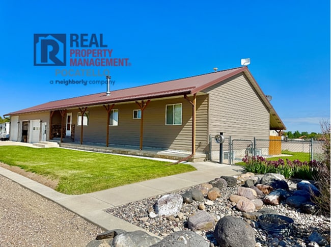Building Photo - 13355 N Dekay Rd