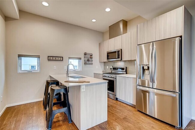 Foto del edificio - 2948 W 33rd Ave
