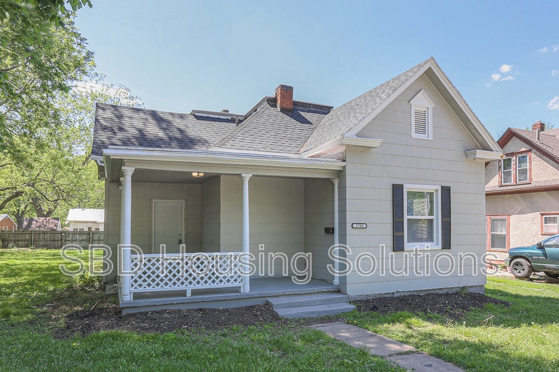 Primary Photo - 1700 S Harvard Ave