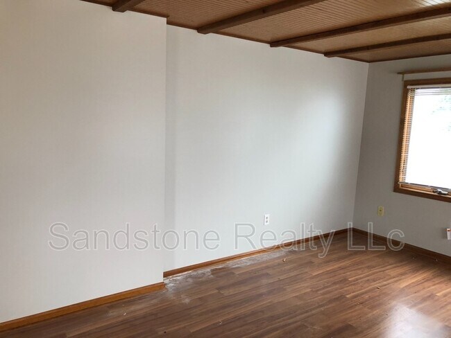 Building Photo - 1651 E Erie Ave