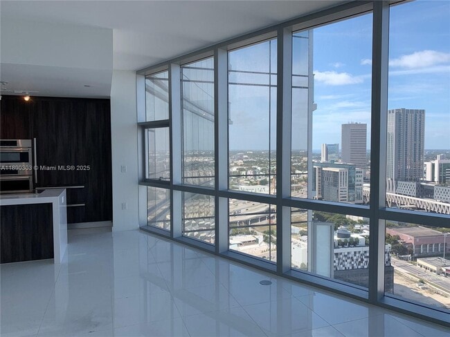 Foto del edificio - 851 NE 1st Ave