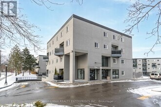 Building Photo - 2001-2001 Bonnymede Dr