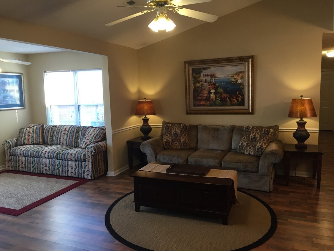 527 3rd Loop Rd, Florence, SC 29505 Condo for Rent in Florence, SC