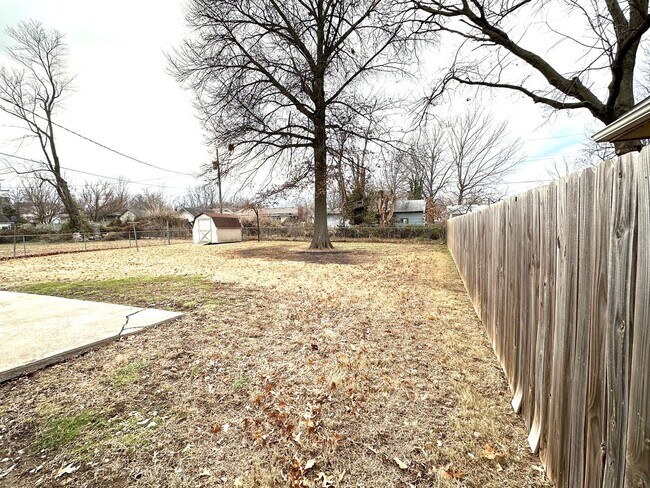 Foto del edificio - NEWLY REMODELED 3 BEDROOM 1 BATH IN WEBB CITY-$1200 RENT-$1200 DEPOSIT