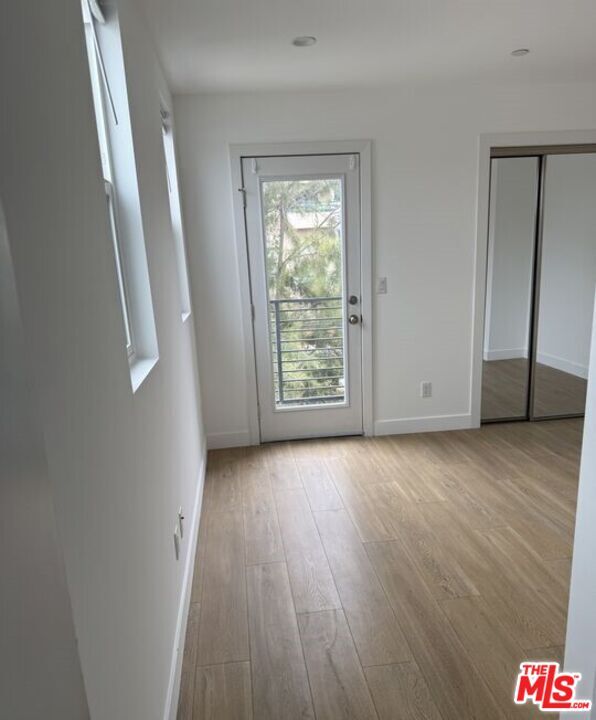 Foto del edificio - 227 N Park View St