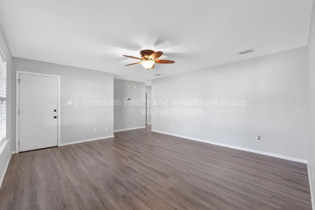 Building Photo - 908 Emily Cir