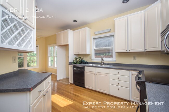 Foto del edificio - 633 Andover Village Pl