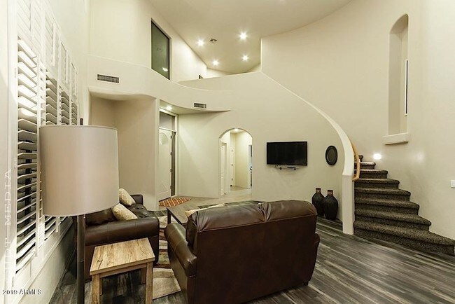 Foto del edificio - 333 N Pennington Dr