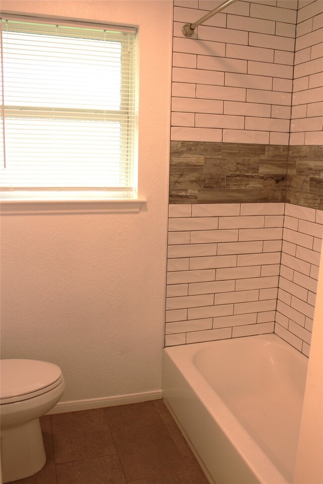 Foto del edificio - 1802 Sleepy Creek Way