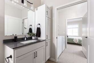 Interior Photo - Current 33