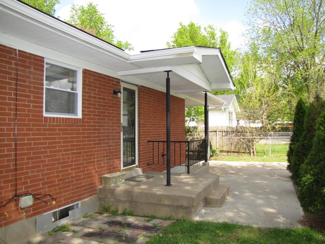 Building Photo - 3 bedroom in Louisville KY 40229