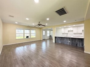 Building Photo - 910 Staffordale Manor Ln