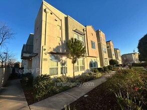 Building Photo - 3998 E Commerce Way