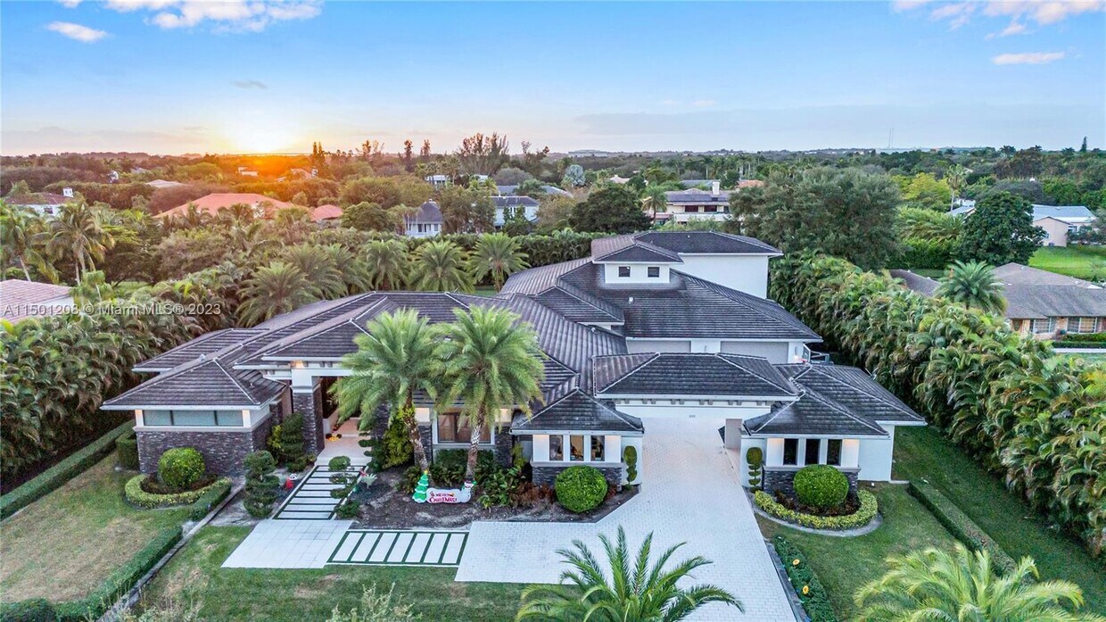Foto principal - 899 NW 120th Ave
