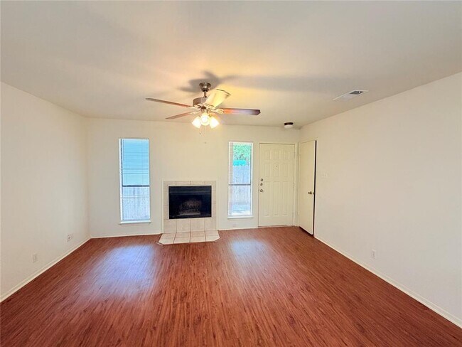 Building Photo - 405 Parkhill Cove