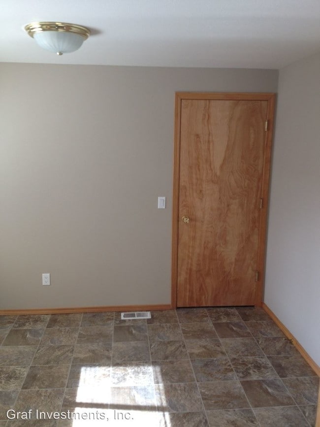 Building Photo - 203 S 81st Ave
