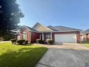 Building Photo - 634 Post Oak Way