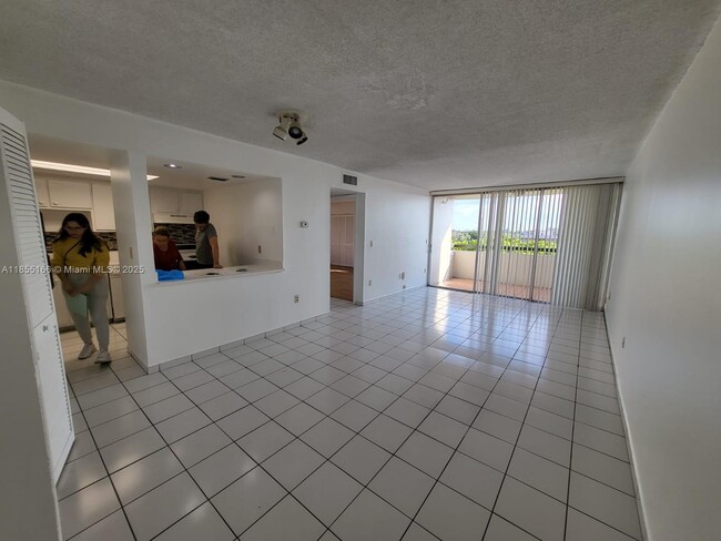 Building Photo - 802 NW 87th Ave