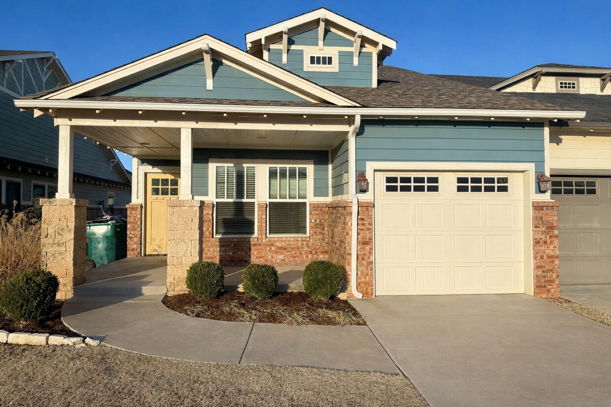 Large 3 Bed, 2 Bath in Beautifully Well-Maintained Neighborhood - Large 3 Bed, 2 Bath in Beautifully Well-Maintained Neighborhood